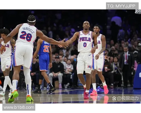 2017年NBA勇士队与尼克斯队激战回顾精彩瞬间与战术分析